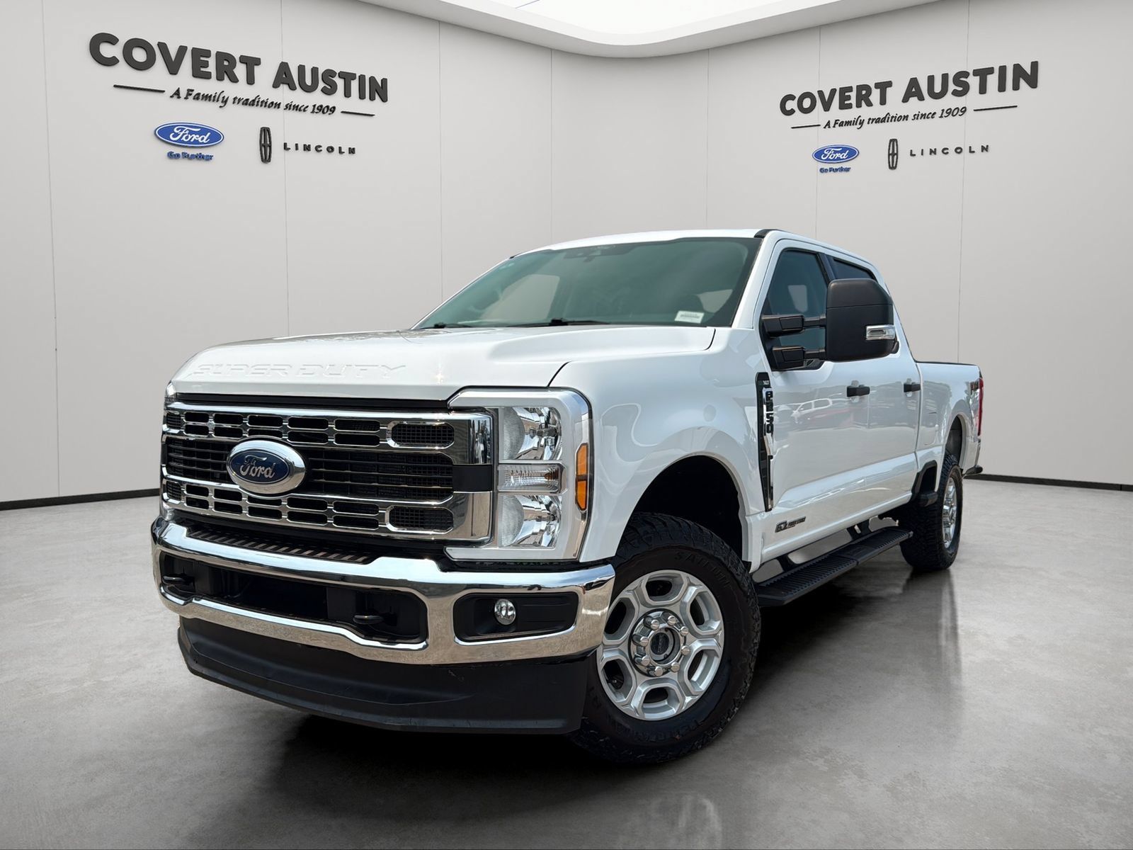 Used 2025 Ford F250 XLT w/ FX4 Off-Road Package AWD/4WD image 1