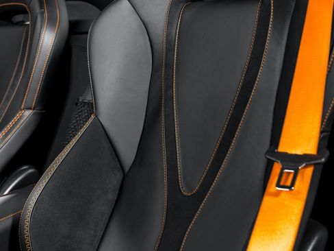Used 2026 McLaren 750S RWD image 19