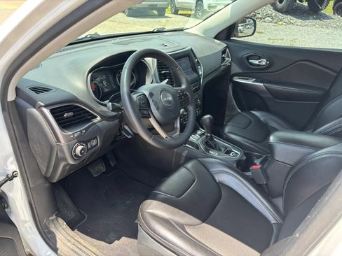 Used 2020 Jeep Cherokee Latitude Plus FWD image 11