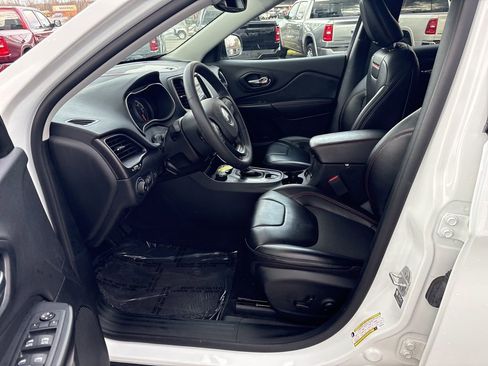 Used 2022 Jeep Cherokee Trailhawk w/ Comfort/Convenience Group image 17