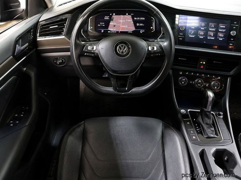 Used 2019 Volkswagen Jetta SEL Premium FWD image 16