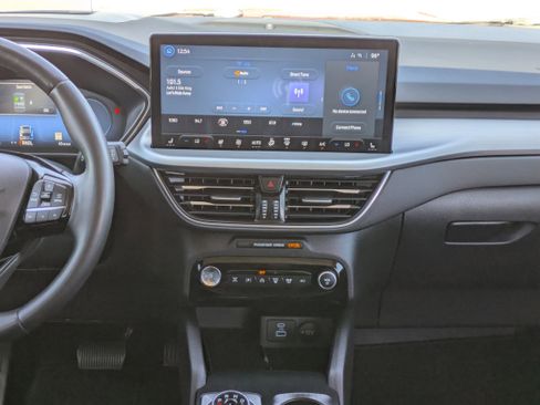 Used 2023 Ford Escape Platinum w/ Premium Technology Package image 18