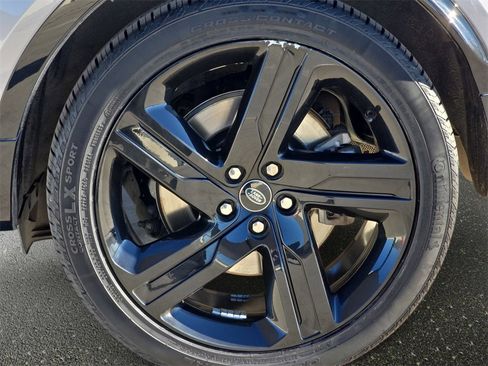 Certified 2023 Land Rover Discovery HSE R-Dynamic image 36