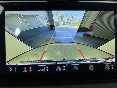 Used 2025 GMC Sierra 1500 AT4 w/ AT4 Premium Package image 15