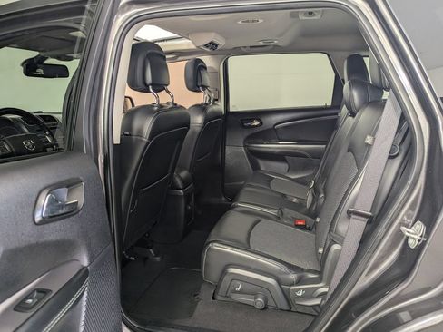 Used 2020 Dodge Journey Crossroad FWD image 23