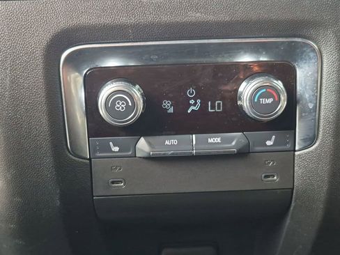 Used 2025 GMC Yukon Denali AWD/4WD image 14