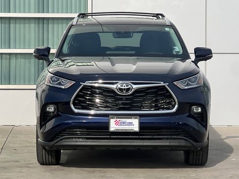 New 2026 Toyota Highlander Limited image 6