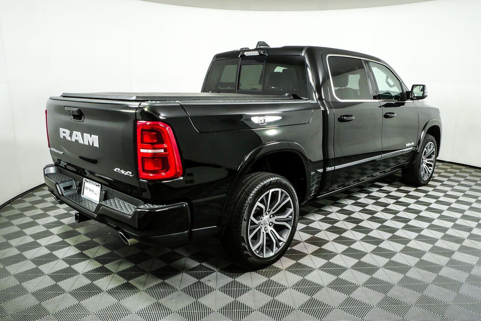 Used 2025 RAM 1500 Tungsten AWD/4WD image 3