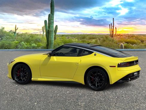 Certified 2024 Nissan Z Performance w/ Floor Mat Package image 4