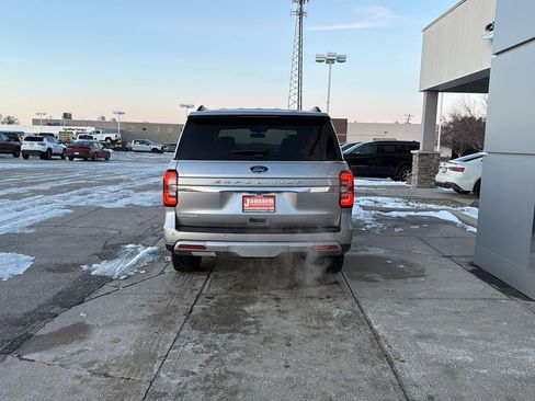 Used 2024 Ford Expedition Max Limited image 3