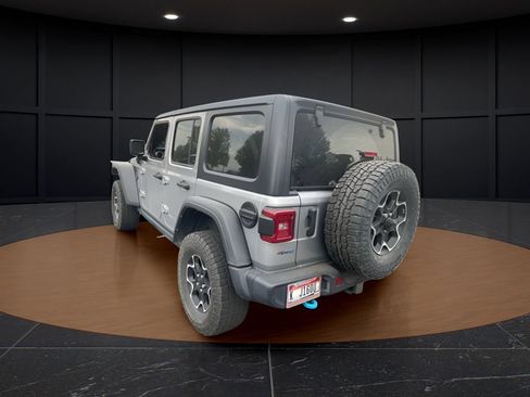 Used 2021 Jeep Wrangler Unlimited Rubicon 4xe w/ Cold Weather Group AWD/4WD image 3