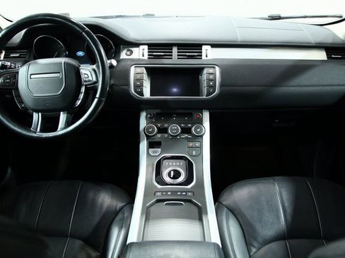 Used 2016 Land Rover Range Rover Evoque SE image 4