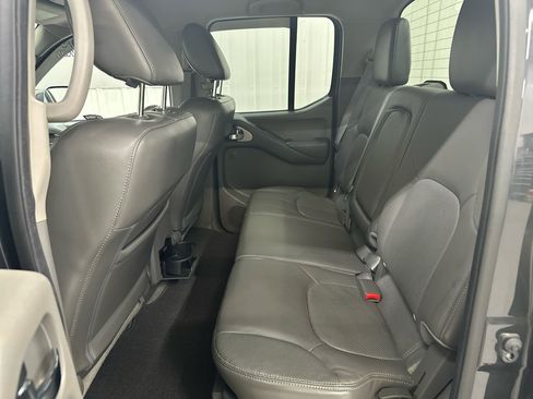 Used 2013 Nissan Frontier SL image 31