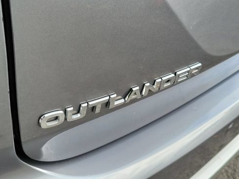 Used 2024 Mitsubishi Outlander SE Black Edition AWD/4WD image 15