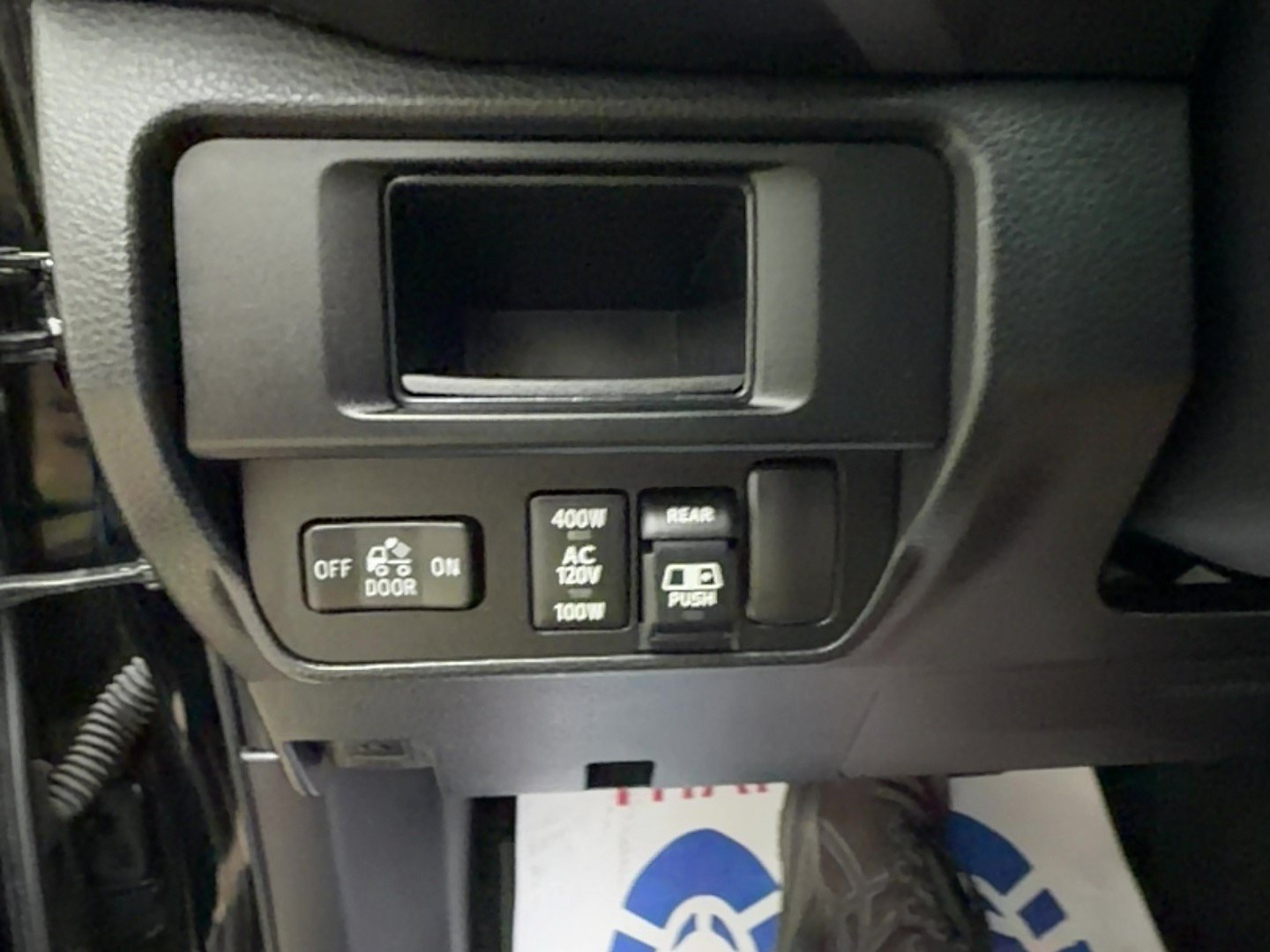 Used 2017 Toyota Tacoma TRD Off-Road w/ Premium & Technology Package AWD/4WD image 13