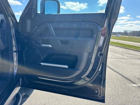 New 2026 Land Rover Defender 130 X-Dynamic SE image 14