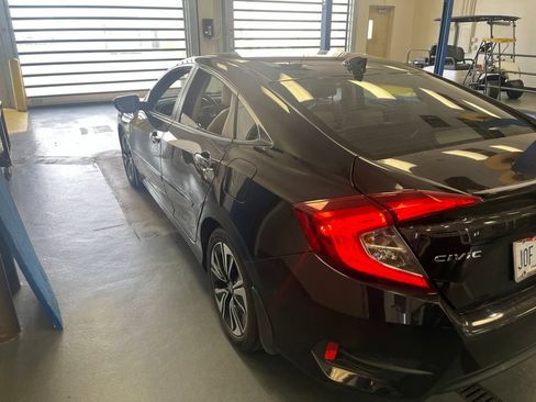 Used 2016 Honda Civic EX-T image 9