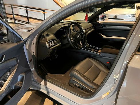 Used 2021 Honda Accord Sport image 9