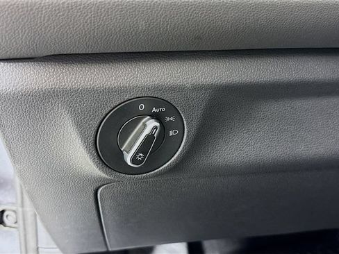 Certified 2025 Volkswagen Jetta S FWD image 11