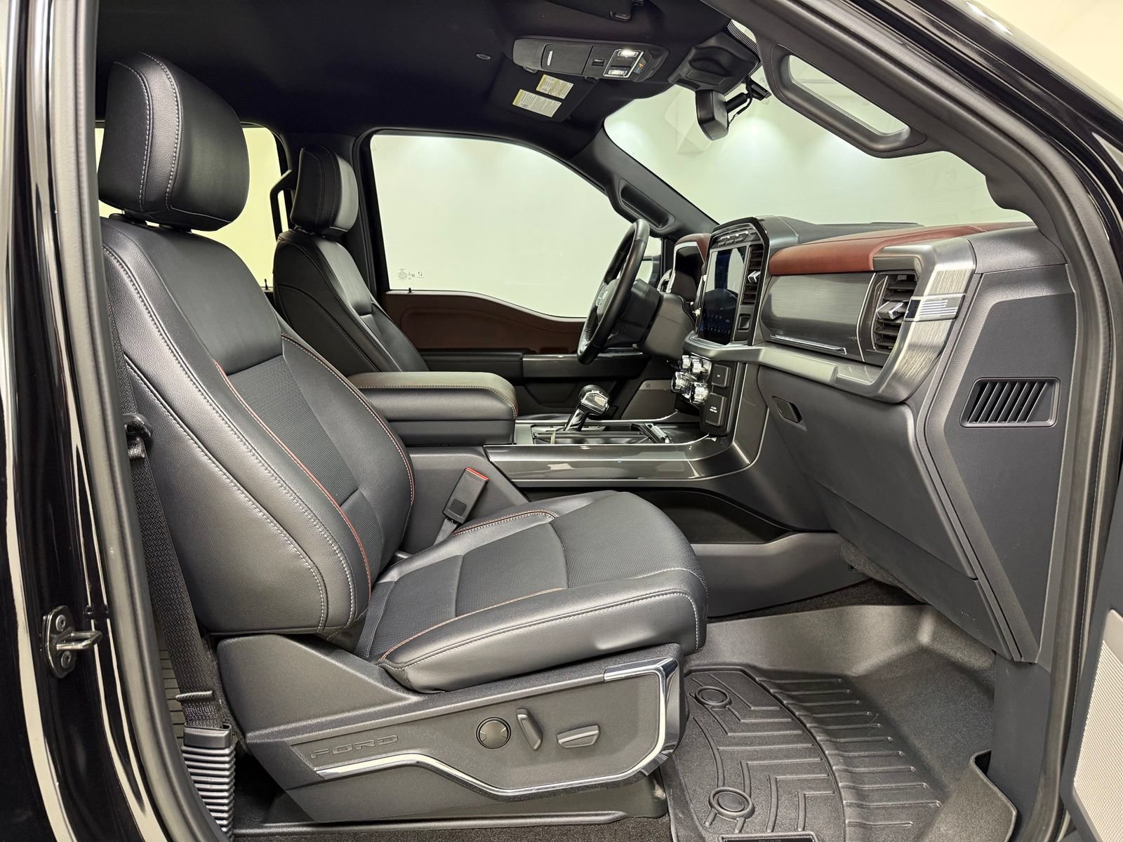 Used 2022 Ford F150 Lariat AWD/4WD image 38