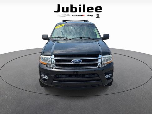 Used 2016 Ford Expedition XLT w/ Equipment Group 202A RWD image 2