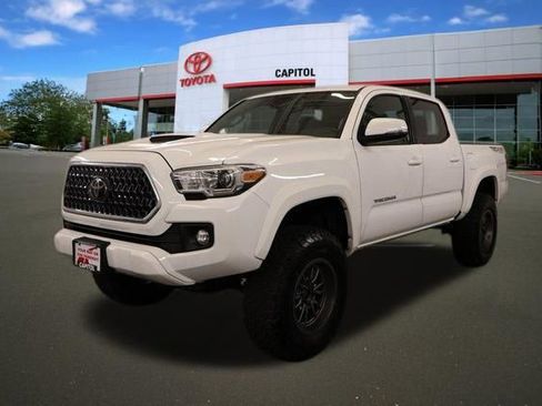 Certified 2019 Toyota Tacoma TRD Sport image 5