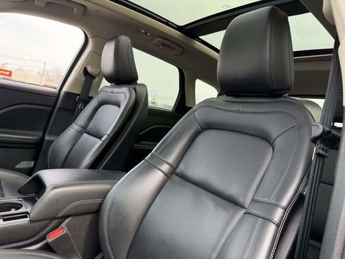 Used 2023 Lincoln Corsair AWD w/ Equipment Group 101A image 9