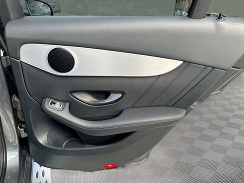 Used 2019 Mercedes-Benz GLC 300 GLC 300 image 32