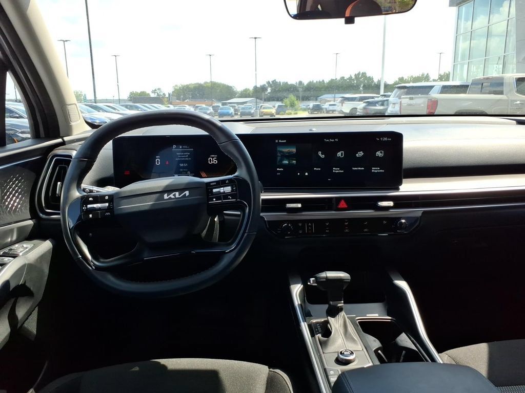 Certified 2026 Kia Sorento LX FWD image 10
