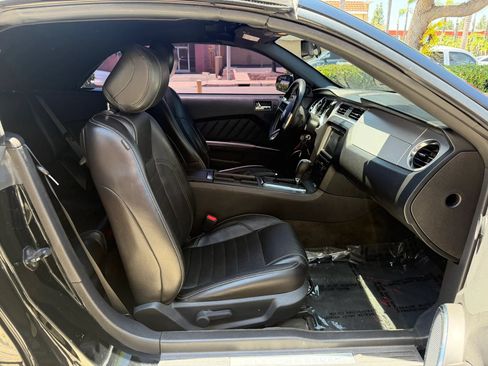 Used 2014 Ford Mustang GT Premium w/ Electronics Package RWD image 17