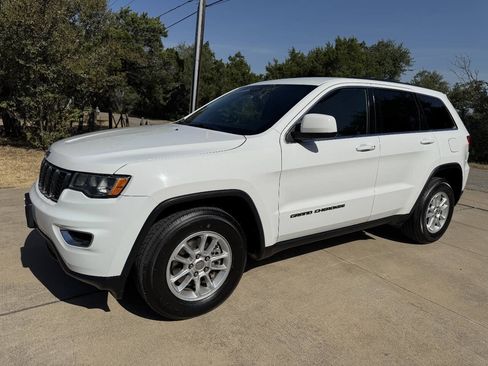 Used 2018 Jeep Grand Cherokee Laredo RWD image 8