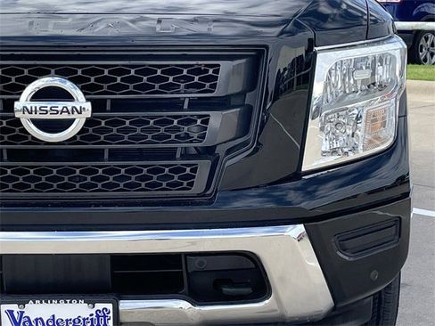Used 2021 Nissan Titan SV w/ SV Convenience Package image 8