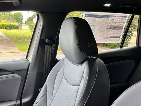 New 2026 Volkswagen Tiguan SE R-Line FWD image 11