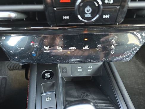 New 2026 Nissan Kicks SR image 4