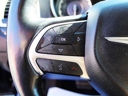 Used 2015 Chrysler 300 C w/ Light Group image 16