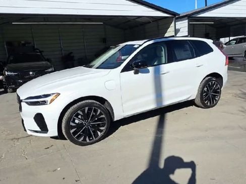 New 2026 Volvo XC60 T8 Ultra w/ Protection Package Premier image 4