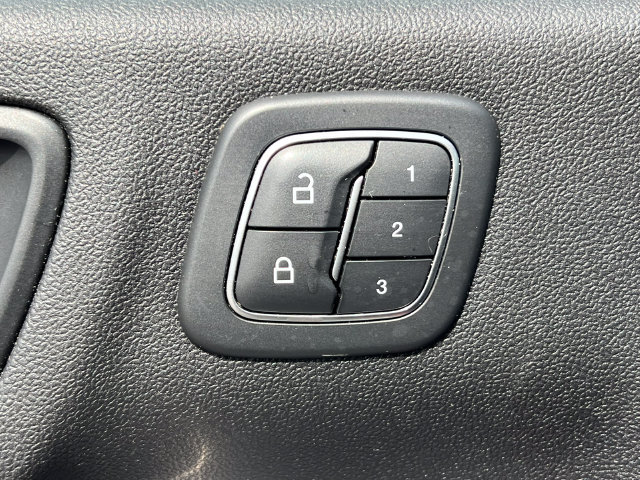 Used 2022 Ford Escape Titanium AWD/4WD image 17