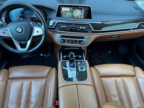 Used 2020 BMW 740i w/ Premium Package image 13