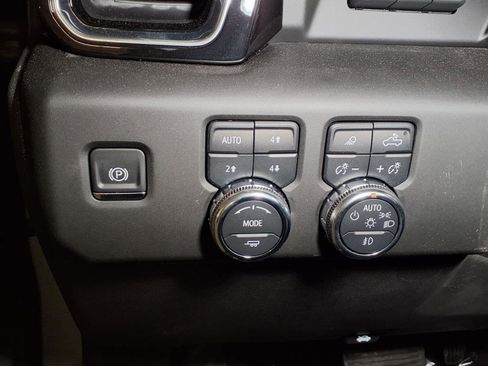 New 2025 GMC Sierra 1500 Denali w/ Technology Package image 14