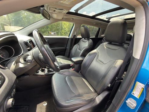 Used 2017 Jeep Compass Limited AWD/4WD image 2