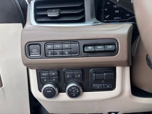 Used 2023 GMC Yukon XL Denali w/ Max Trailering Package image 19