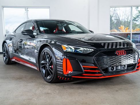 Used 2023 Audi RS e-tron GT image 4