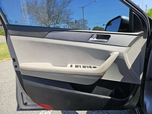 Used 2016 Hyundai Sonata SE image 12