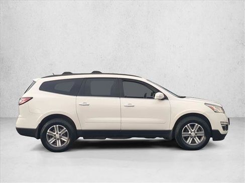 Used 2015 Chevrolet Traverse LT FWD image 4