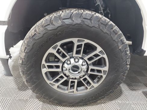 Used 2024 Ford F350 Limited w/ FX4 Off-Road Package AWD/4WD image 5