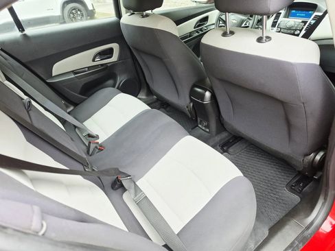 Used 2014 Chevrolet Cruze LS FWD image 12