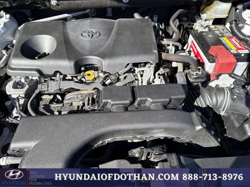 Used 2019 Toyota RAV4 XLE image 18