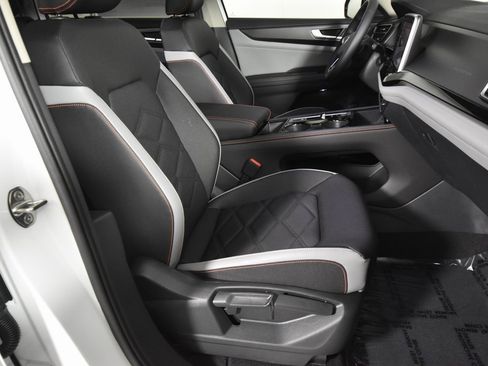 New 2025 Volkswagen Atlas Peak Edition SE image 12