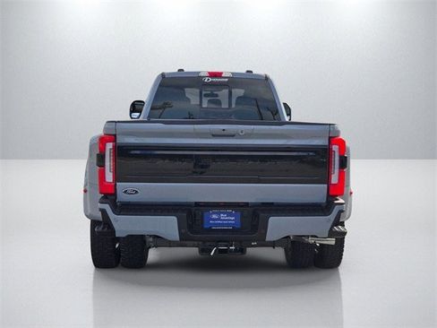 Certified 2025 Ford F450 Platinum image 5