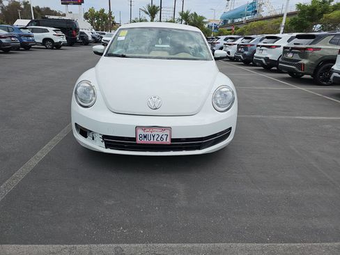 Used 2015 Volkswagen Beetle TDI FWD image 2